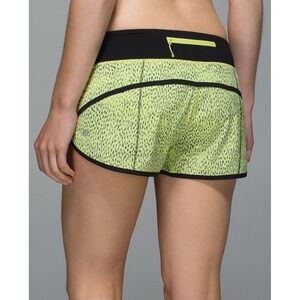 Lululemon Run Speed Shorts Women's Size 4 Dottie Dash Clarity Yellow‎ Black 2.5"